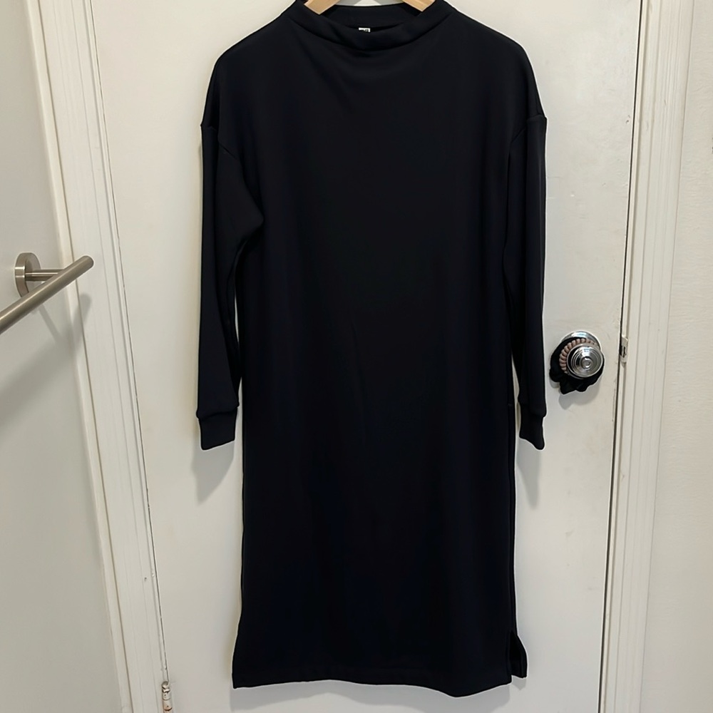 Uniqlo Black Ultra Stretch Warm Dress Long Sleeve size Small